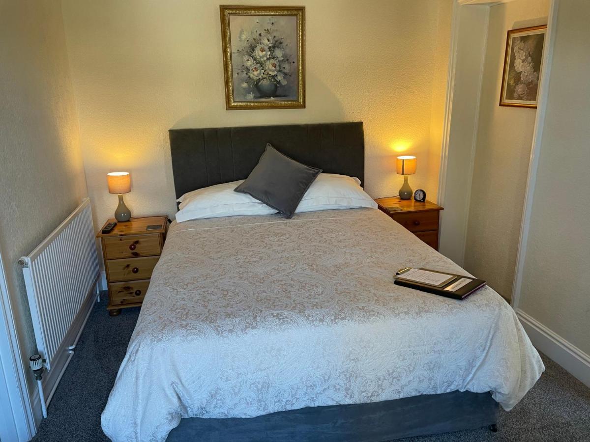 Bron Menai Guest House 카나번 외부 사진