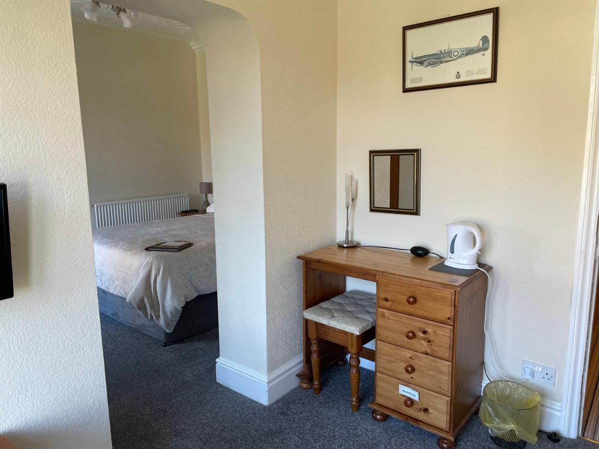 Bron Menai Guest House 카나번 외부 사진