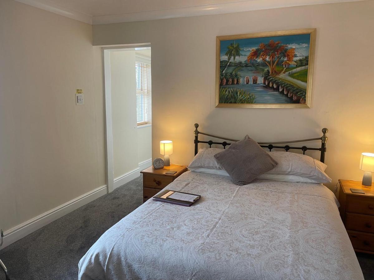Bron Menai Guest House 카나번 외부 사진
