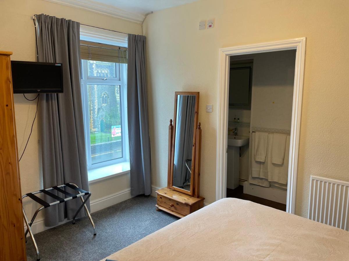 Bron Menai Guest House 카나번 외부 사진