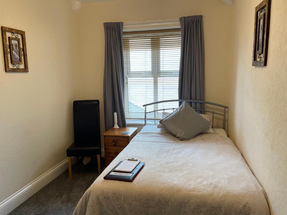 Bron Menai Guest House 카나번 외부 사진