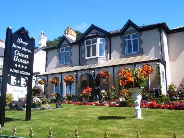 Bron Menai Guest House 카나번 외부 사진